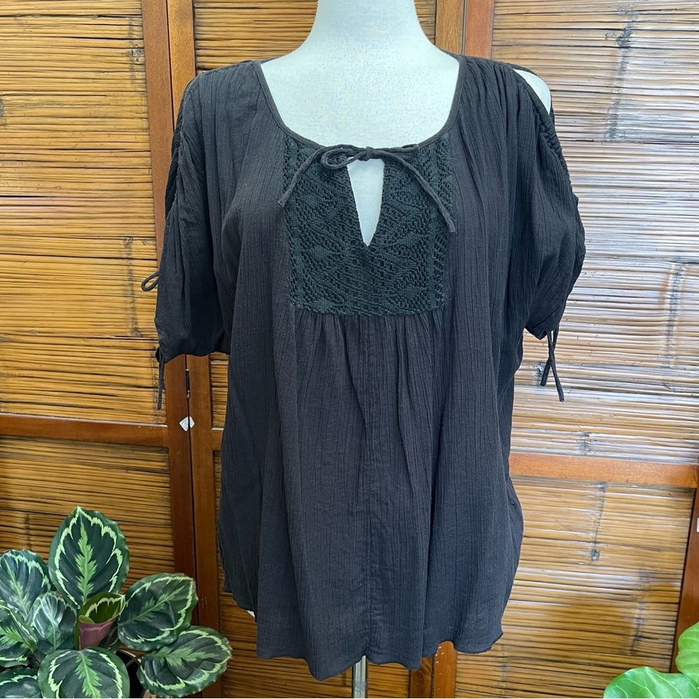 Super cute black gauze Rip Curl top cold shoulder